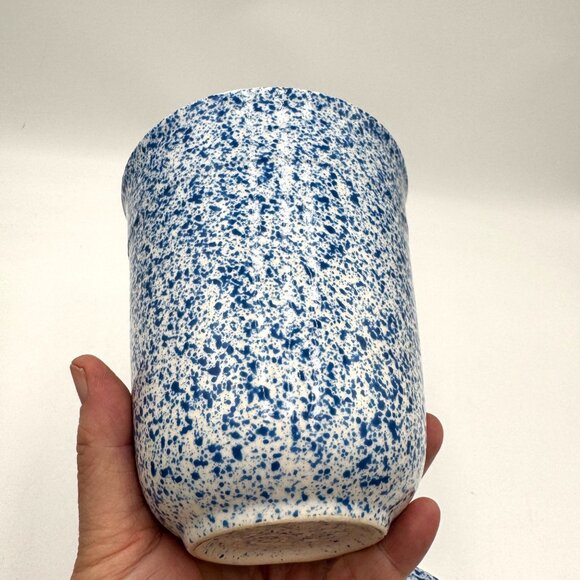 Vintage Art Pottery Blue And White Sponge Ware container with lid country Farmh - Picture 6 of 12